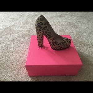 Betsey Johnson Pumps